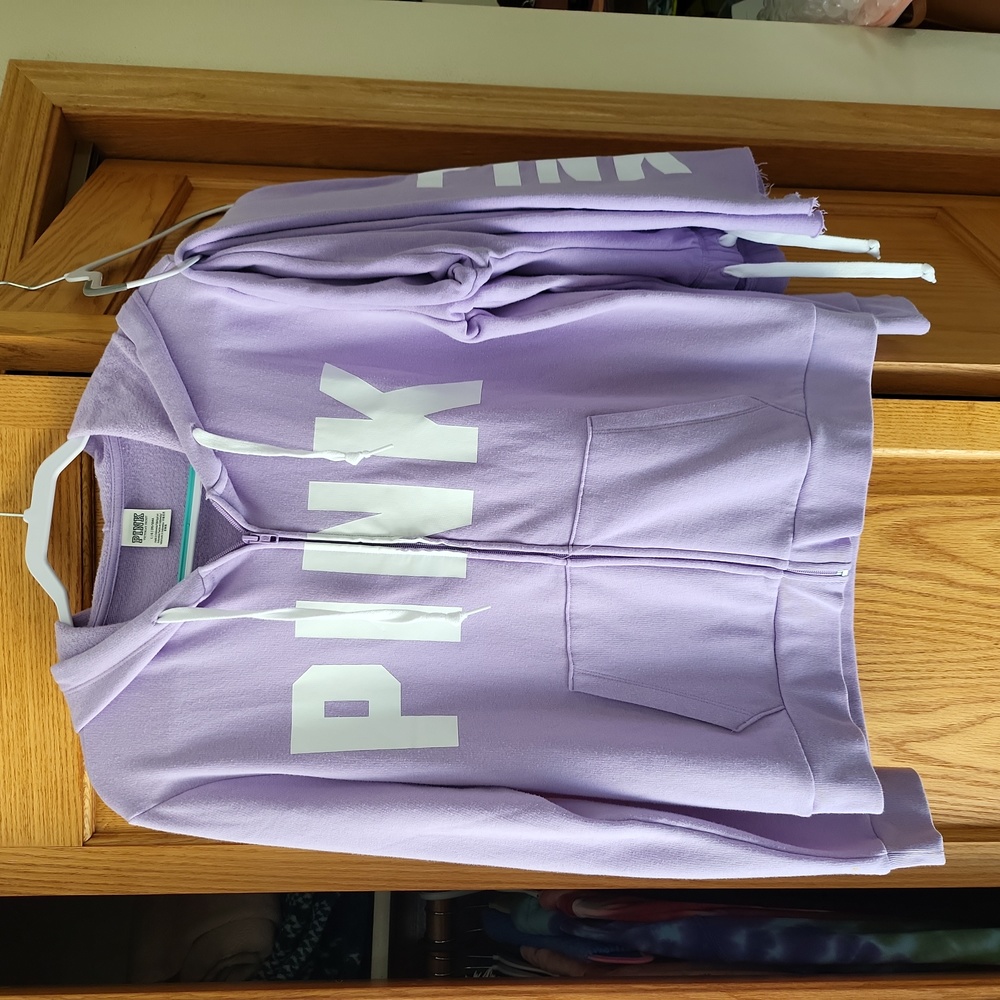 Victoria's Secret Pink Lavender sweatsuit size large 💜